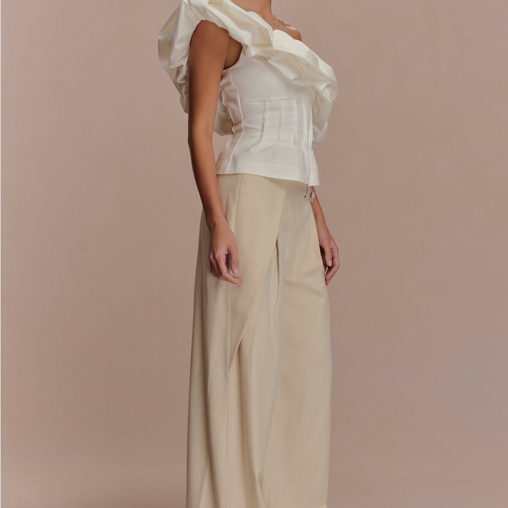 The Debbie  Off-Shoulder Women's Top - Picture 4 of 7